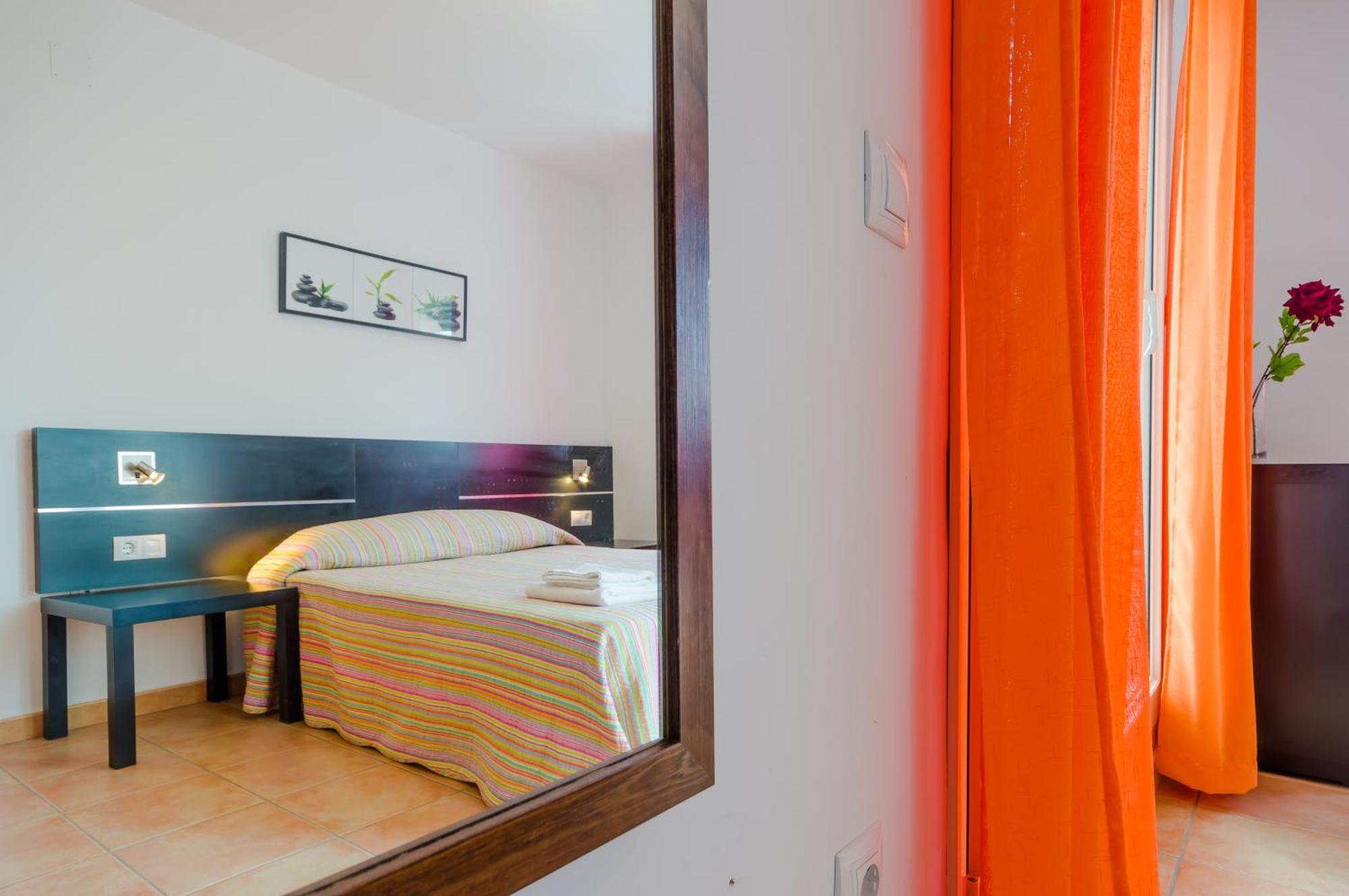 Apartamentos Mas Conil Conil De La Frontera Rum bild